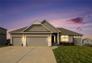 10810 N Virginia Avenue, Kansas City, MO 64155