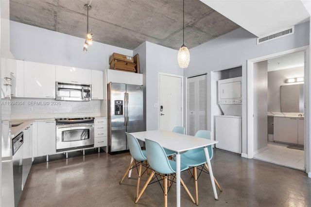 234 NE 3rd St 1106, Miami, FL 33132