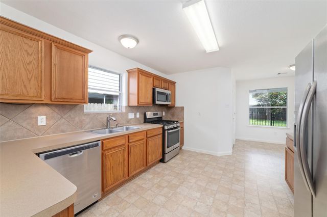 32315 Golden Oak Park, Conroe, TX 77385