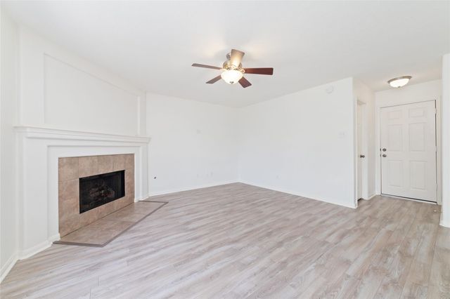 32315 Golden Oak Park, Conroe, TX 77385