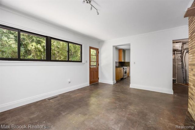 118 Midland Boulevard, Royal Oak, MI 48073
