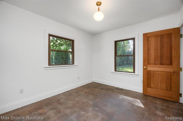 118 Midland Boulevard, Royal Oak, MI 48073