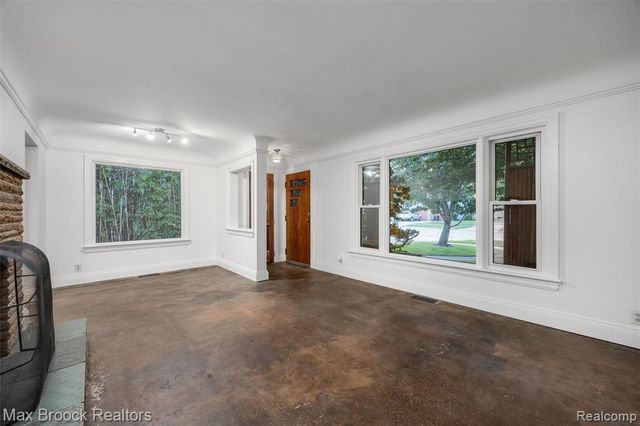 118 Midland Boulevard, Royal Oak, MI 48073