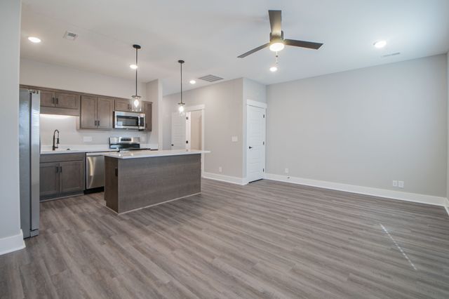 1607 Jonathan Wade Circle, Clarksville, TN 37043