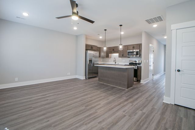 1607 Jonathan Wade Circle, Clarksville, TN 37043