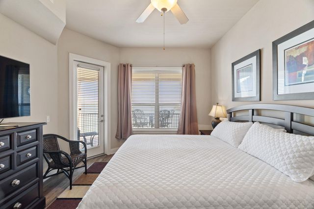 1001 The Cape 44, Horseshoe Bay, TX 78657