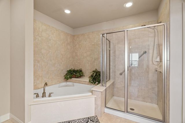 1001 The Cape 44, Horseshoe Bay, TX 78657