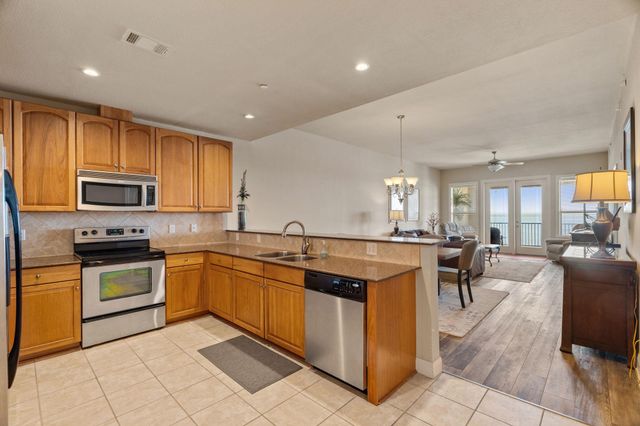 1001 The Cape 44, Horseshoe Bay, TX 78657