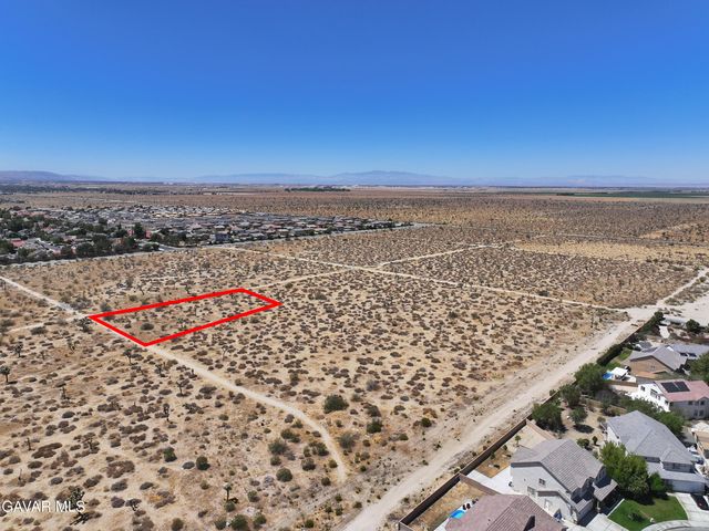 . Vic Avenue R 57th Ste, Palmdale, CA 93550