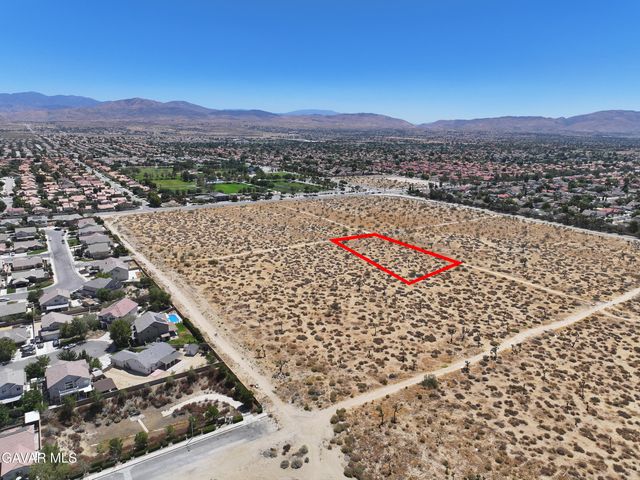 . Vic Avenue R 57th Ste, Palmdale, CA 93550