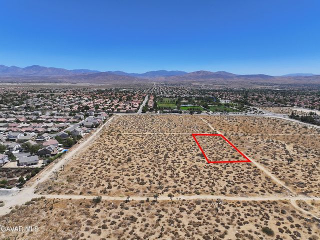 . Vic Avenue R 57th Ste, Palmdale, CA 93550