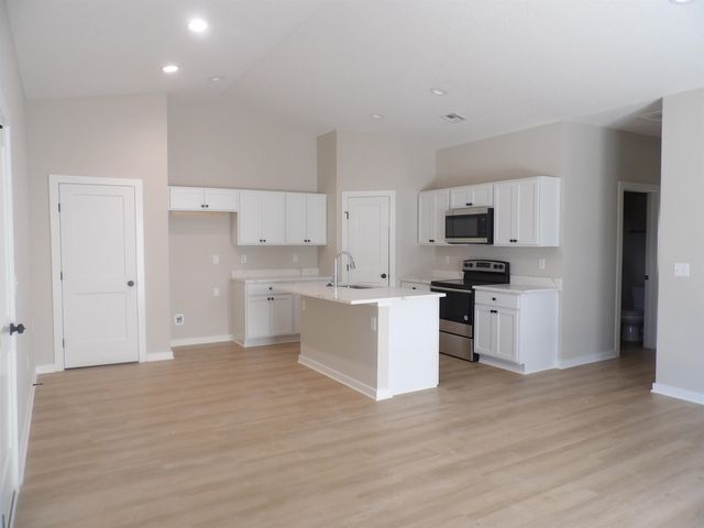 921 S Blaine St, Newton, KS 67114