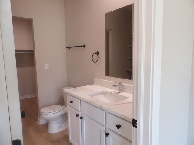 921 S Blaine St, Newton, KS 67114