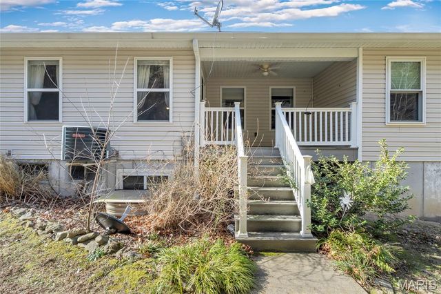 1735 Lexington Place, Herculaneum, MO 63048