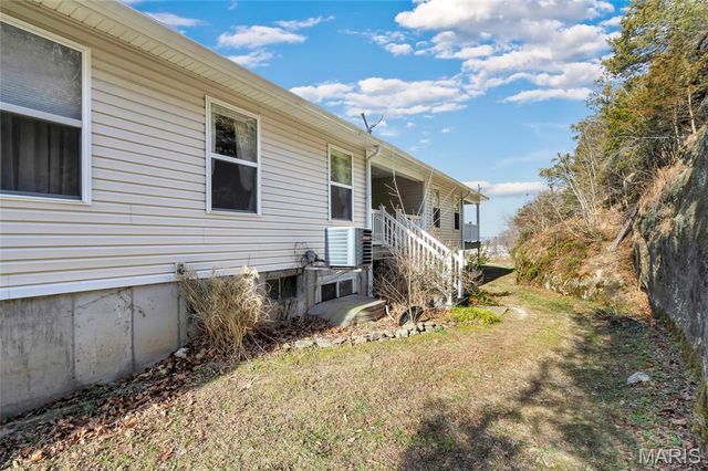 1735 Lexington Place, Herculaneum, MO 63048