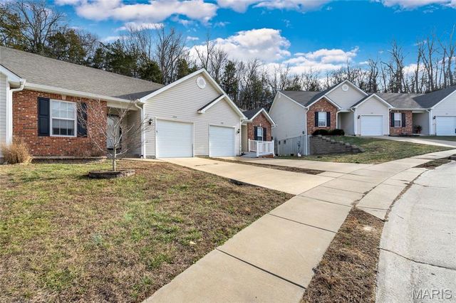 1735 Lexington Place, Herculaneum, MO 63048