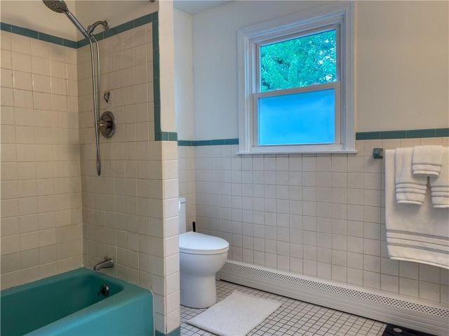 442 Eastview Avenue, Somerset, MA 02726