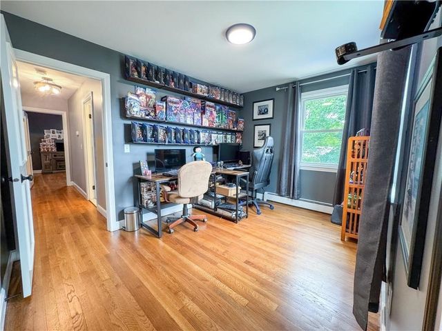 442 Eastview Avenue, Somerset, MA 02726