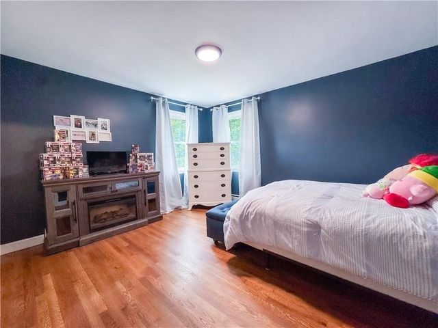 442 Eastview Avenue, Somerset, MA 02726