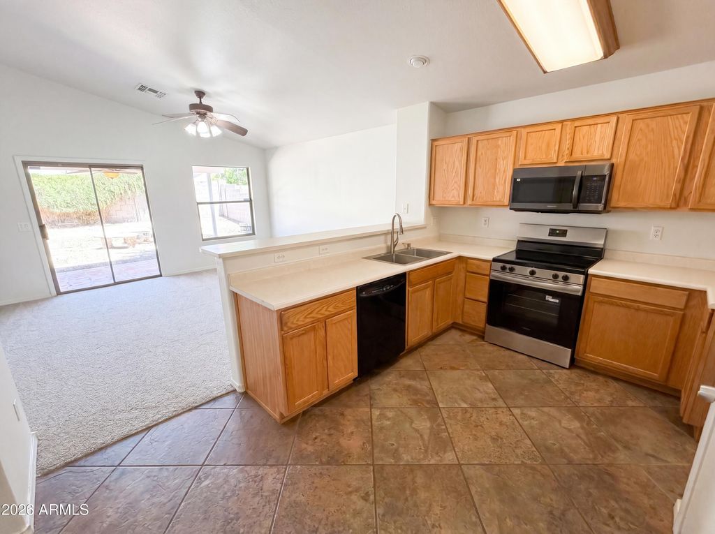 8271 N 112TH Avenue, Peoria, AZ 85345 — photo 2