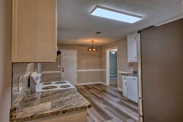402 Trotters Ridge, Lawrenceville, GA 30043