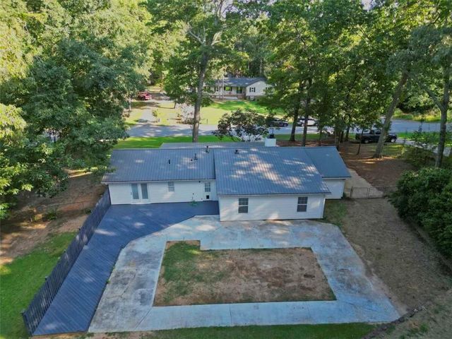 402 Trotters Ridge, Lawrenceville, GA 30043