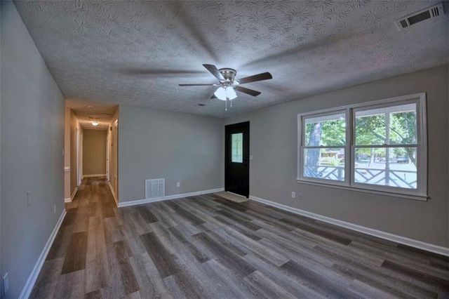 402 Trotters Ridge, Lawrenceville, GA 30043
