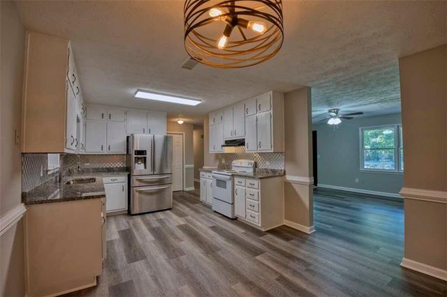 402 Trotters Ridge, Lawrenceville, GA 30043