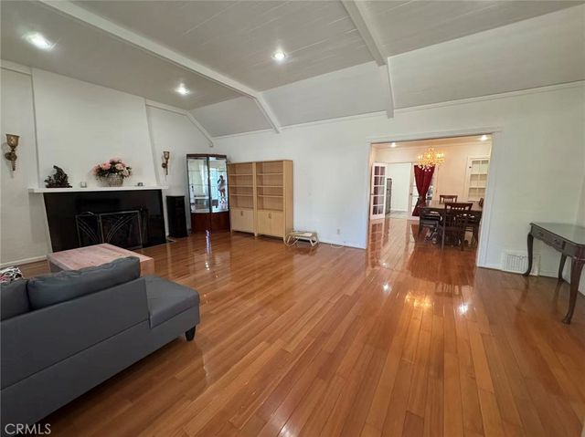 1965 S El Molino, San Marino, CA 91108