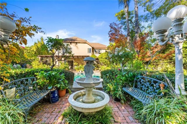 176 E Blue Mountain, Claremont, CA 91711