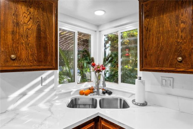 176 E Blue Mountain, Claremont, CA 91711