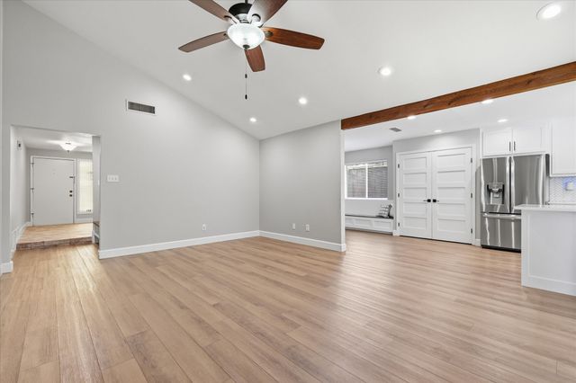 2117 Via Estrada, Carrollton, TX 75006