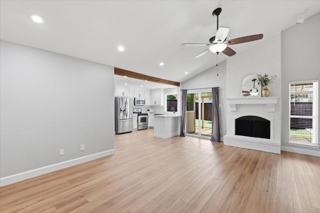 2117 Via Estrada, Carrollton, TX 75006