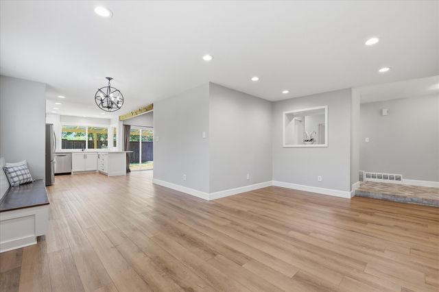 2117 Via Estrada, Carrollton, TX 75006