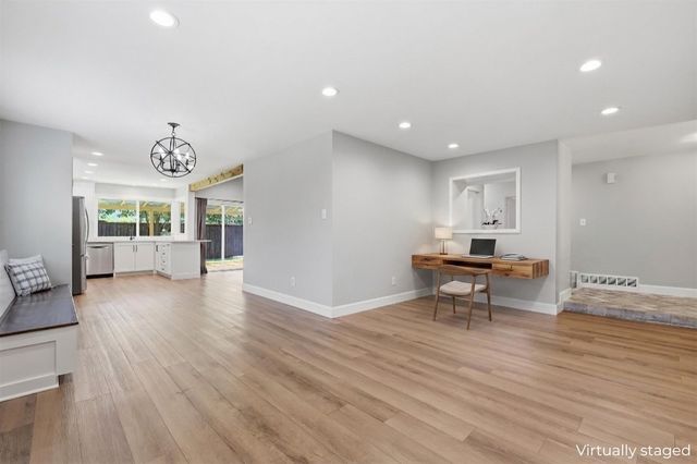 2117 Via Estrada, Carrollton, TX 75006
