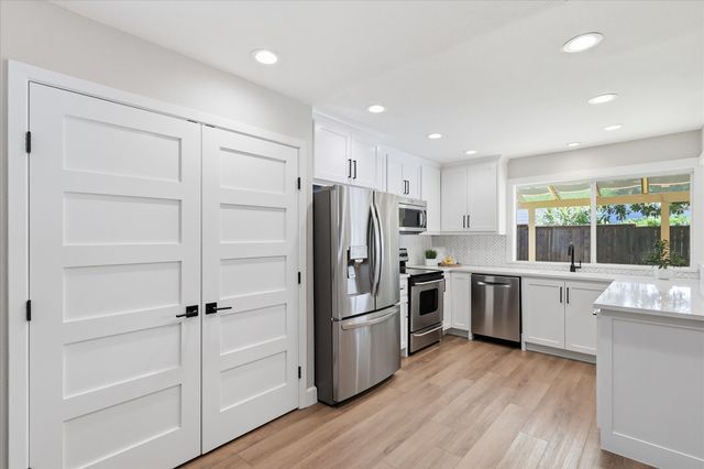2117 Via Estrada, Carrollton, TX 75006