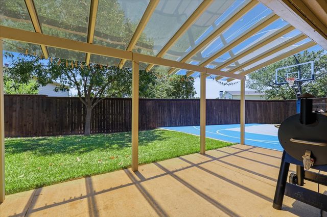 2117 Via Estrada, Carrollton, TX 75006