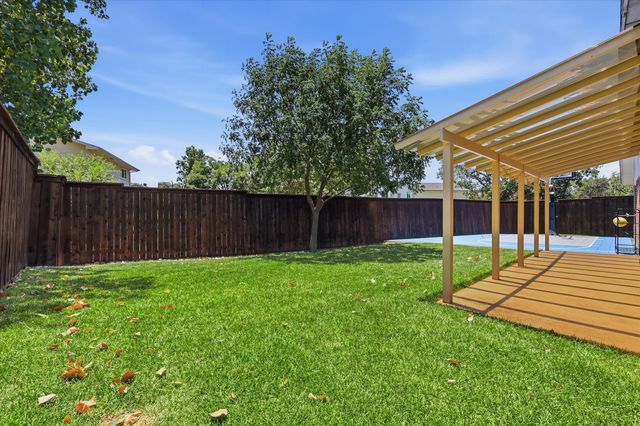 2117 Via Estrada, Carrollton, TX 75006