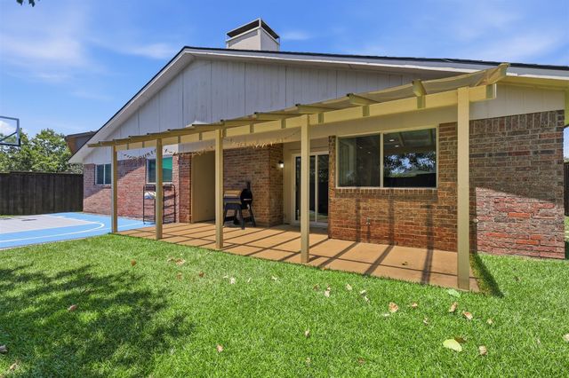 2117 Via Estrada, Carrollton, TX 75006