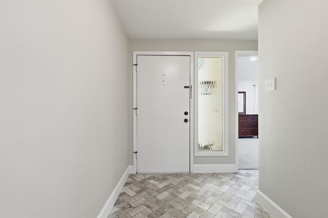2117 Via Estrada, Carrollton, TX 75006
