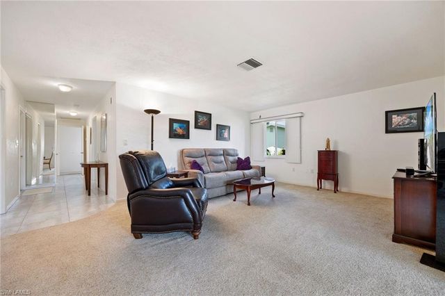 5569 Pendlewood LN, Fort Myers, FL 33919