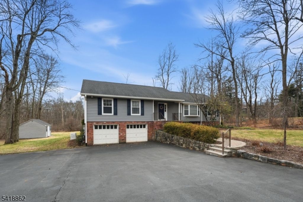 4 Carrell Rd, Randolph Twp., NJ 07869