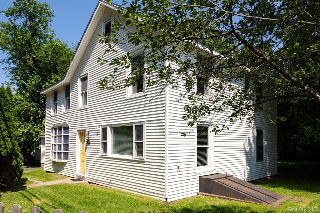 420 Rhinecliff Road, Rhinebeck, NY 12572