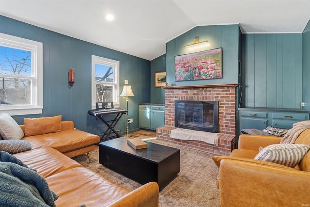 1324 S Second Street, Upland, IN 46989