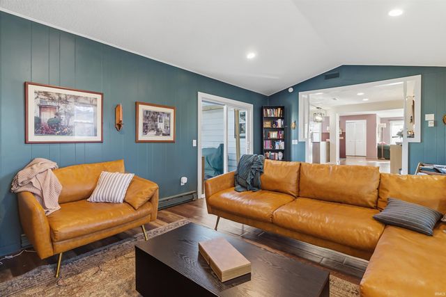 1324 S Second Street, Upland, IN 46989