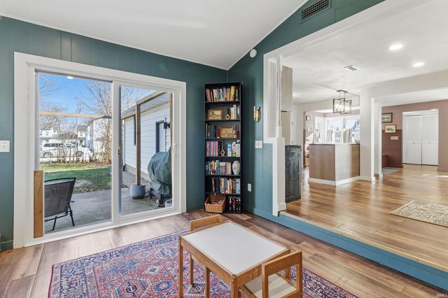 1324 S Second Street, Upland, IN 46989