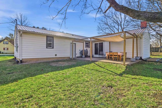 1324 S Second Street, Upland, IN 46989