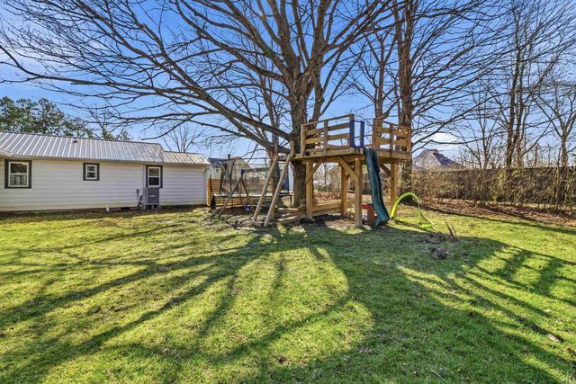 1324 S Second Street, Upland, IN 46989