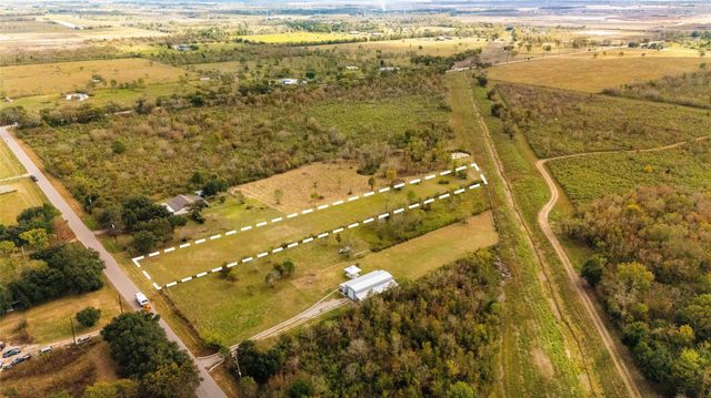 1824 County Road 382, Rosharon, TX 77583