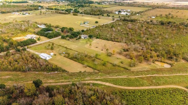 1824 County Road 382, Rosharon, TX 77583